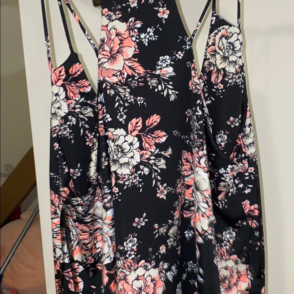 Shirt/Tank - Picture 4 of 5